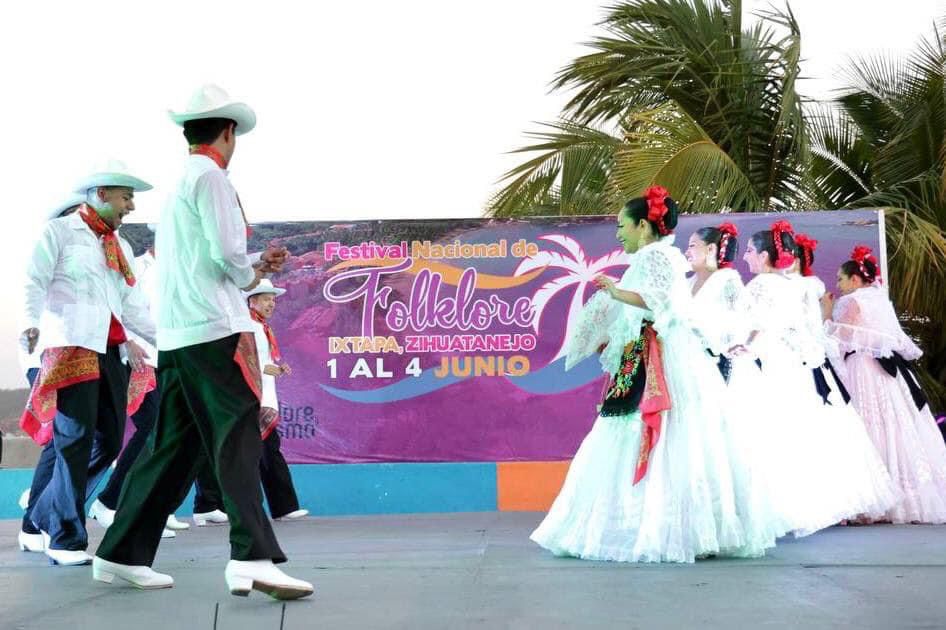 festival_Folklore_zihuatanejo_2023_.jpg