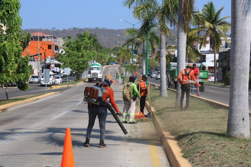 limpieza-camelloes-servicios-publicos_zihuatanejo-gob.jpg