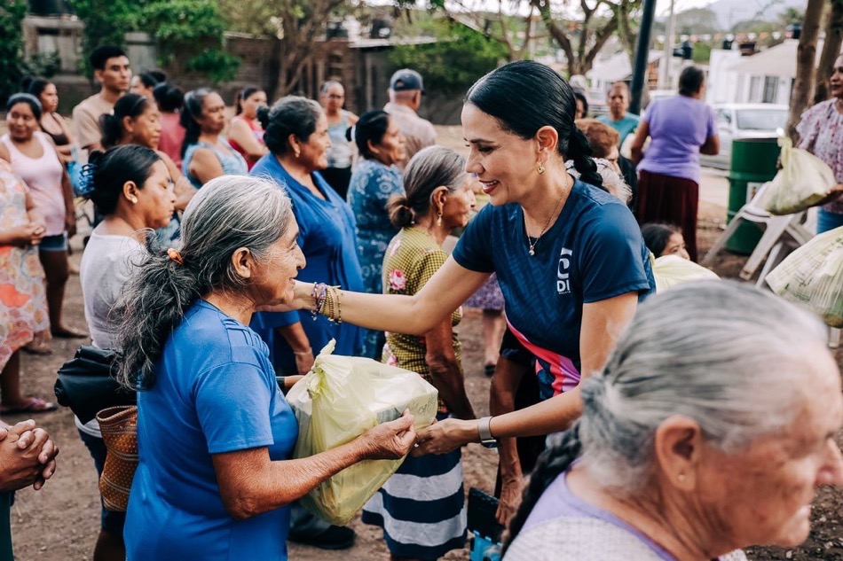 ALIMENTACION-grupos-prioritarios-zihuataejo-dif-lizette-tapaia.jpg