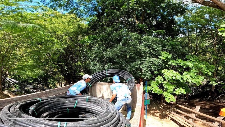 Huipililla-capaz-maguera-agua-potable-zihuatanejo.jpg Huipililla-capaz-maguera-agua-potable-zihuatanejo.jpg