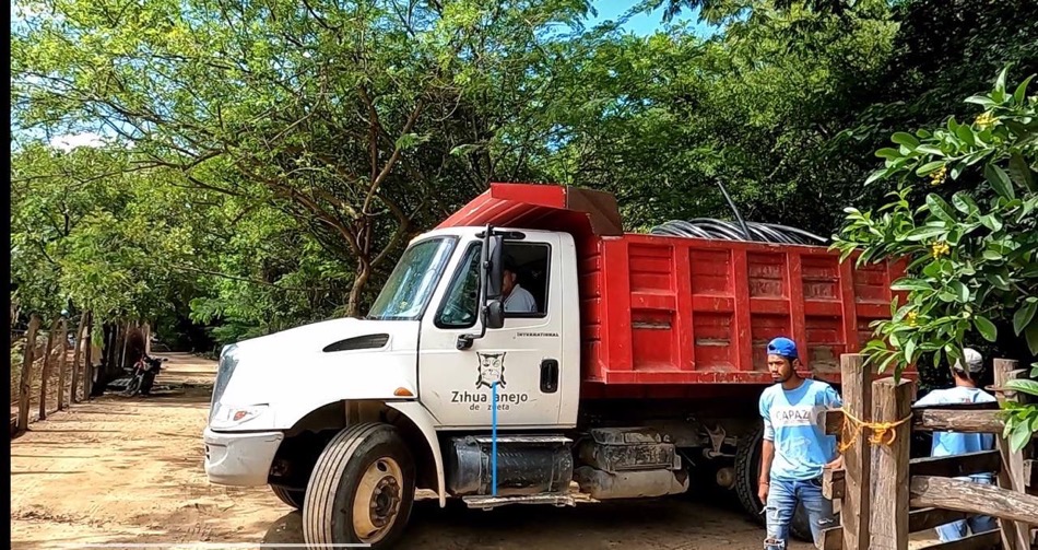 Huipililla-capaz-maguera-agua-potable-zihuatanejo.jpg Huipililla-capaz-maguera-agua-potable-zihuatanejo.jpg