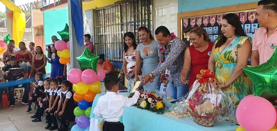 padrino-generacion-automovil-zihuatanejo.jpg