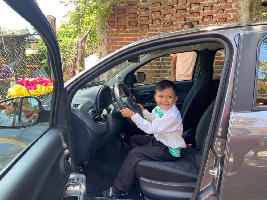 padrino-generacion-automovil-zihuatanejo.jpg