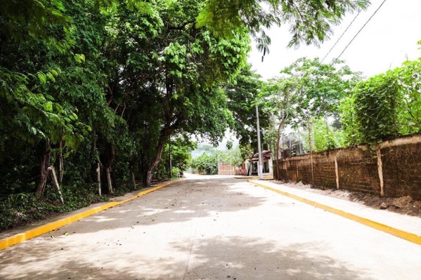 pavimentacion-mas-grande-la-puerta-zihuatanejo-jorge-sanchez.jpg