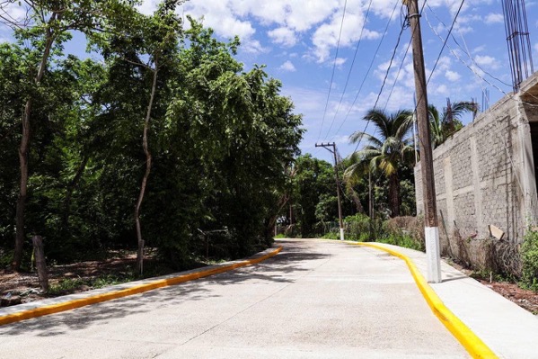 pavimentacion-mas-grande-la-puerta-zihuatanejo-jorge-sanchez.jpg