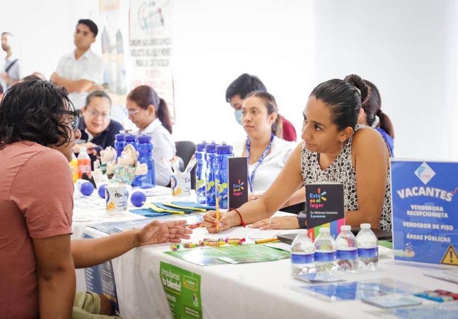 primera-feria-municipal-empleo-zihuatanejo-2023.jpg