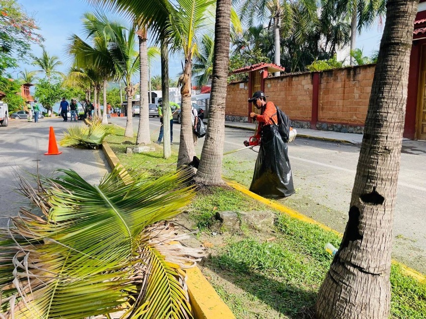 servicios-publicos-zihuatanejo-mantenimineot-avenidas_gob_2023.jpg