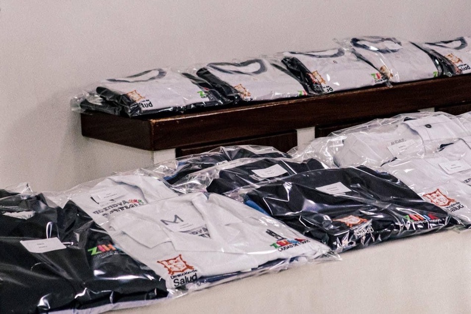 uniformes-direccion-salud-jorge-sanchez-apoyo-zihuatanejo.jpg