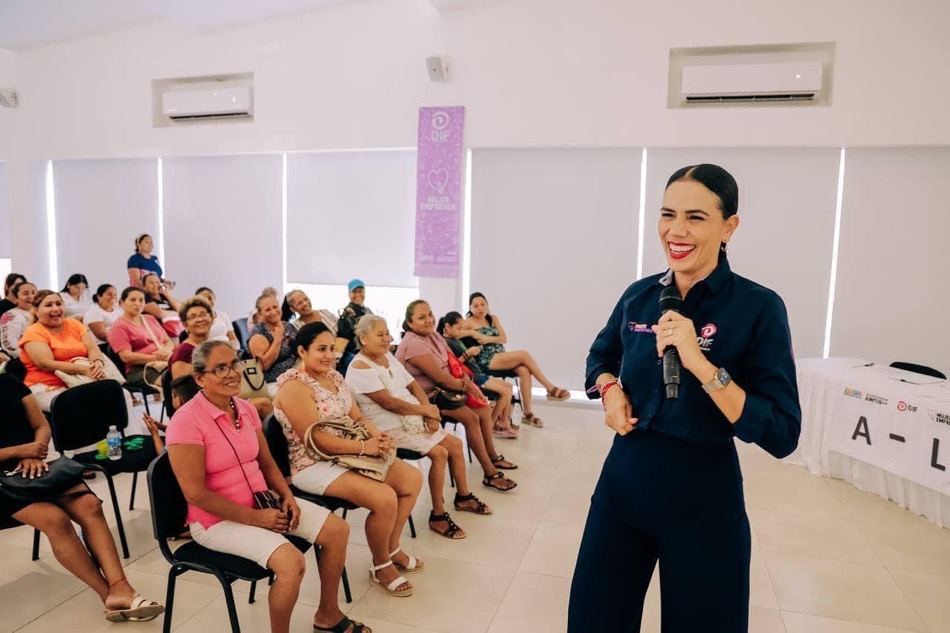 apoyo-programa-mujeres-zihuatanejo-dif-.jpg