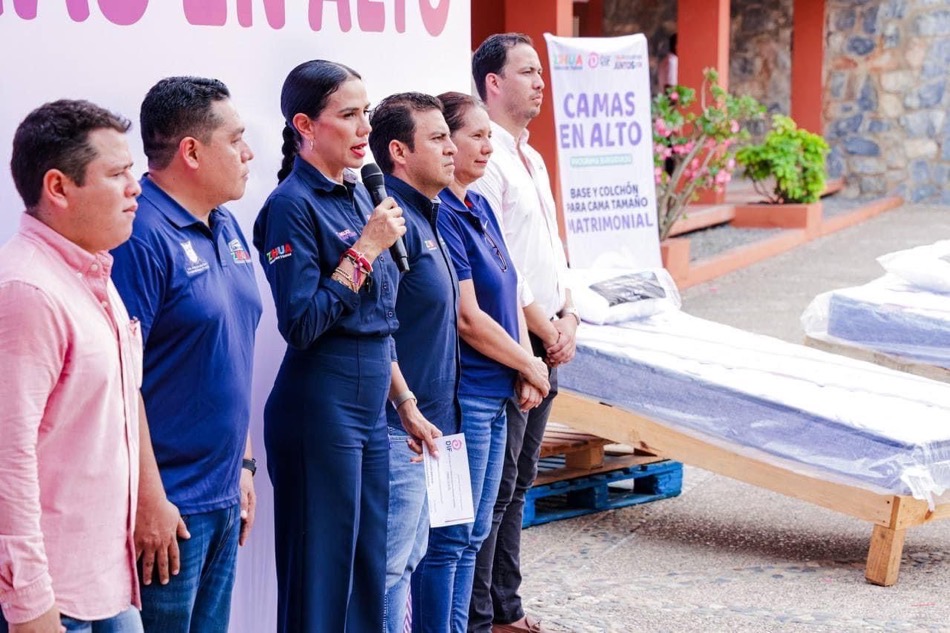 apoyo-programa-mujeres-zihuatanejo-dif-.jpg