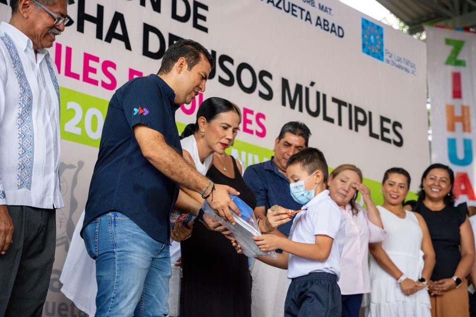 arranque-Jose-Azueta-Abad-primaria-zihuatanejo-.jpg