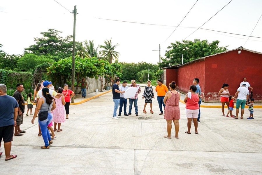 el-tocumbo-calles-petatlan-alejandro-bravo-rogaciano-alva.jpg