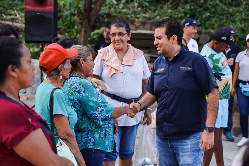 obra-Convergencia-jorge-sanchez-zihuatanejo.jpg