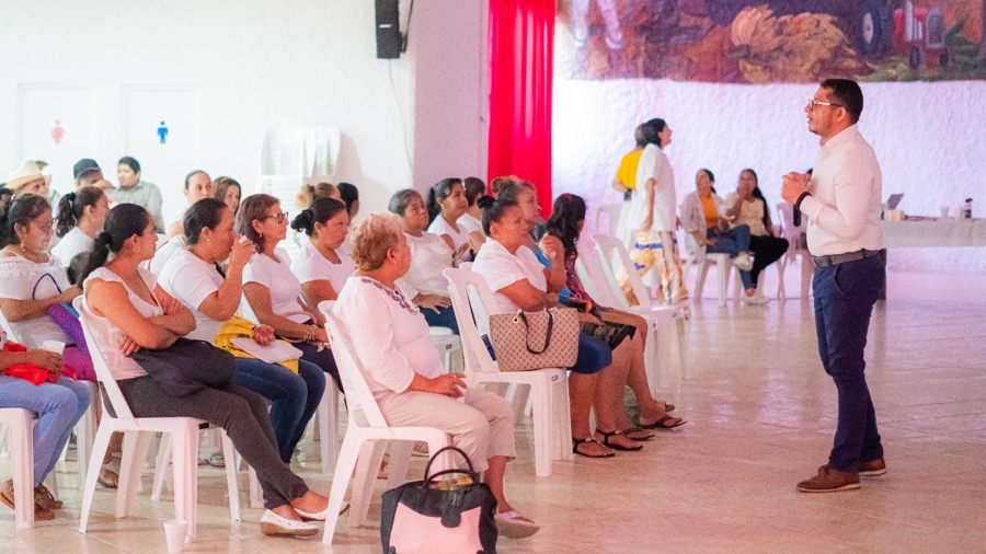dotacion-salud-promotores-petatlan-gob-.jpg