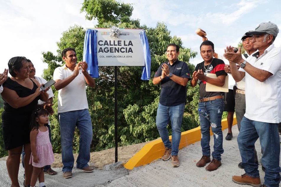 inauguracion-calle.ampliacion-la-joya-zihuatanejo.jpg