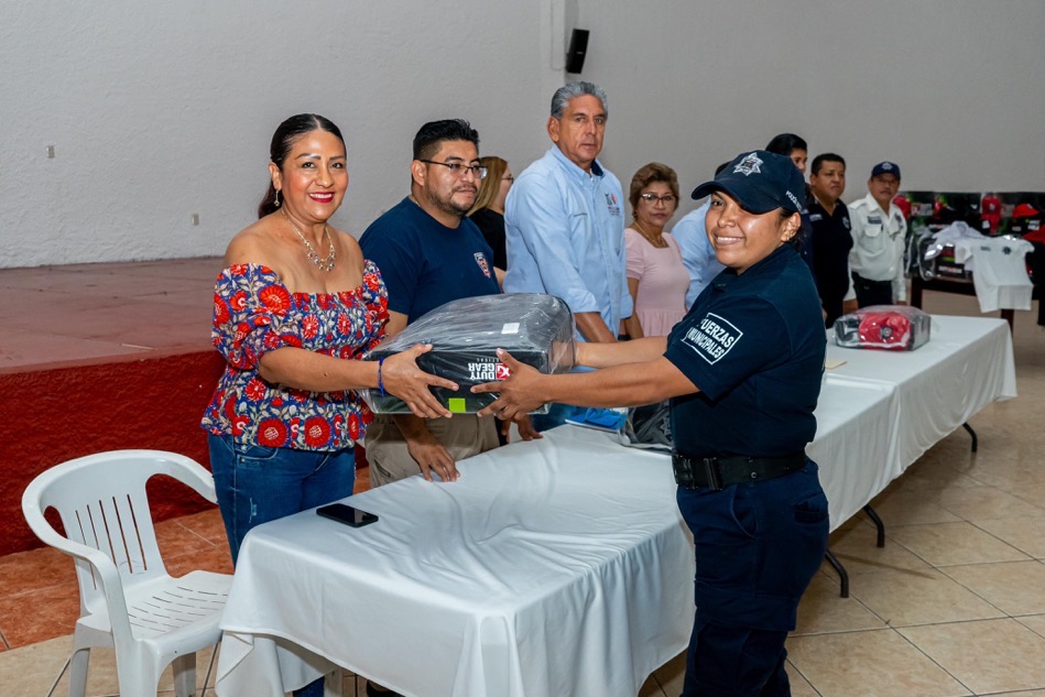 equipos-seguridad-transito-proteccion-civil-petatlan-el-tocumbo.jpg