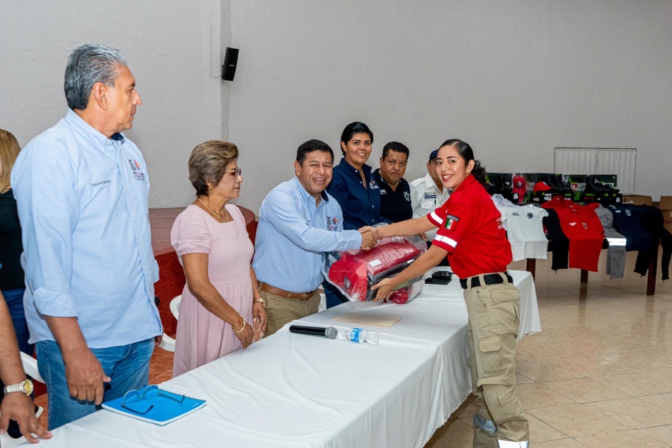 equipos-seguridad-transito-proteccion-civil-petatlan-el-tocumbo.jpg