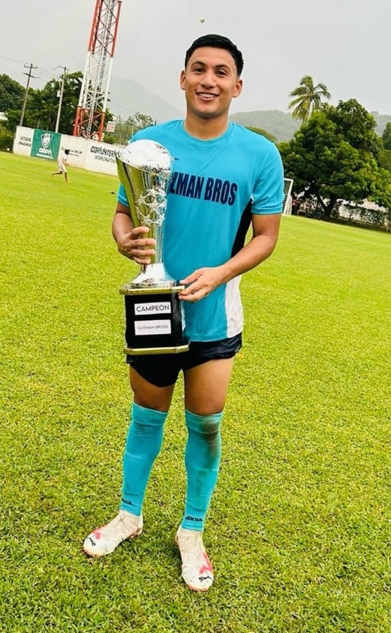 guzman-bross-campeon-zihuatanejo-futbol_2023_.jpg