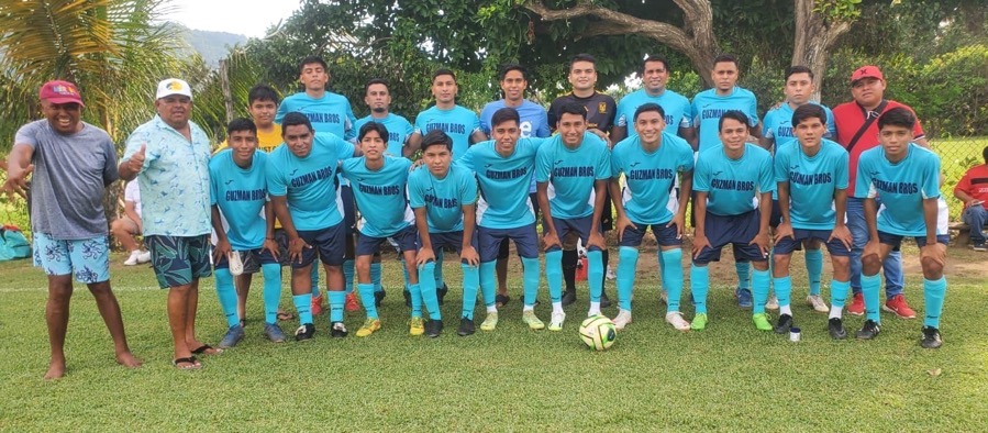guzman-bross-campeon-zihuatanejo-futbol_2023_.jpg