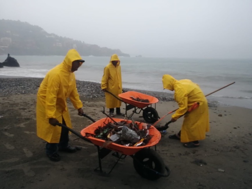 toneladas-basura-tt-max-zihuatanejo_servicios-p.jpg toneladas-basura-tt-max-zihuatanejo_servicios-p.jpg