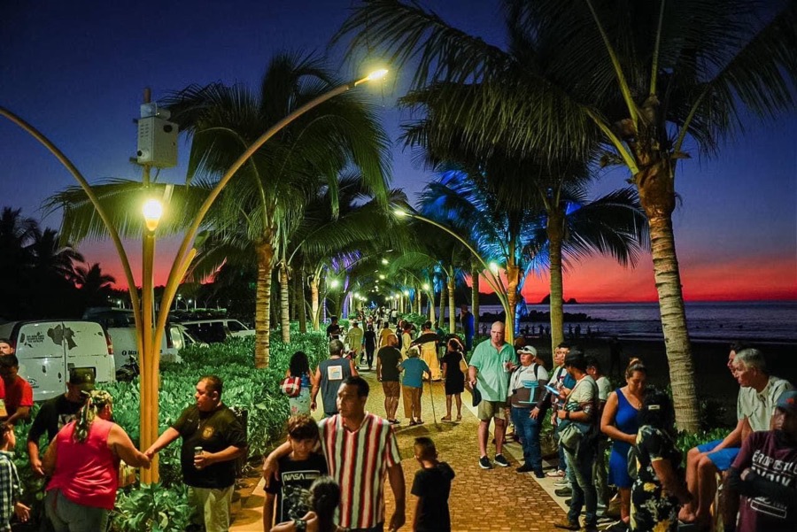 paseo-playa-linda-ixtapa-inaguracion_.jpg