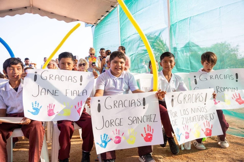 aulas-primaria-zihuatanejo-playa-blanca-jorge-sanchez-por-los-ninos.jpg