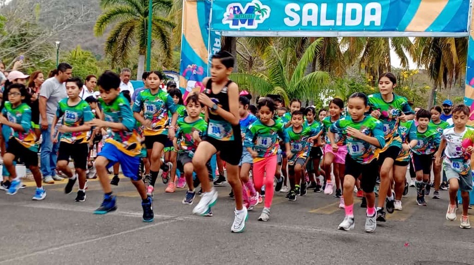 carrera-kids-dia-nino-zihuatanejo-2024.jpg