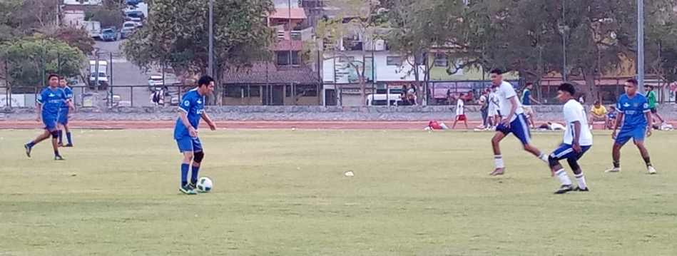 futbol-sector-hotelero-zihuatanejo.jpg