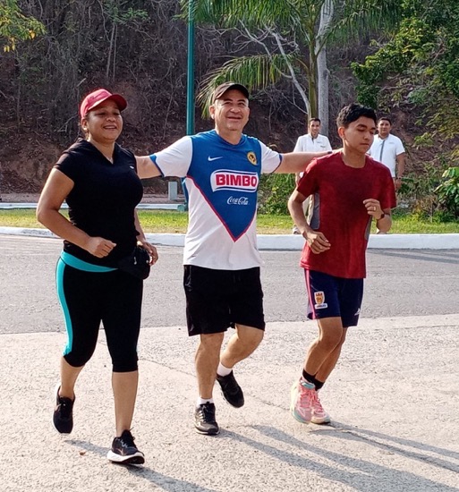 carrera-con-causa-ixtapa-hotel-azul.jpg