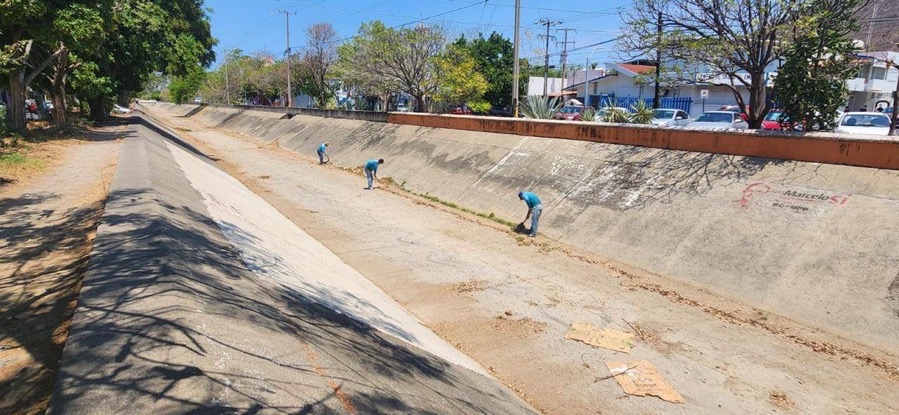 limpieza-de-canales-zihuatanejo-2024-lluvias_.jpg