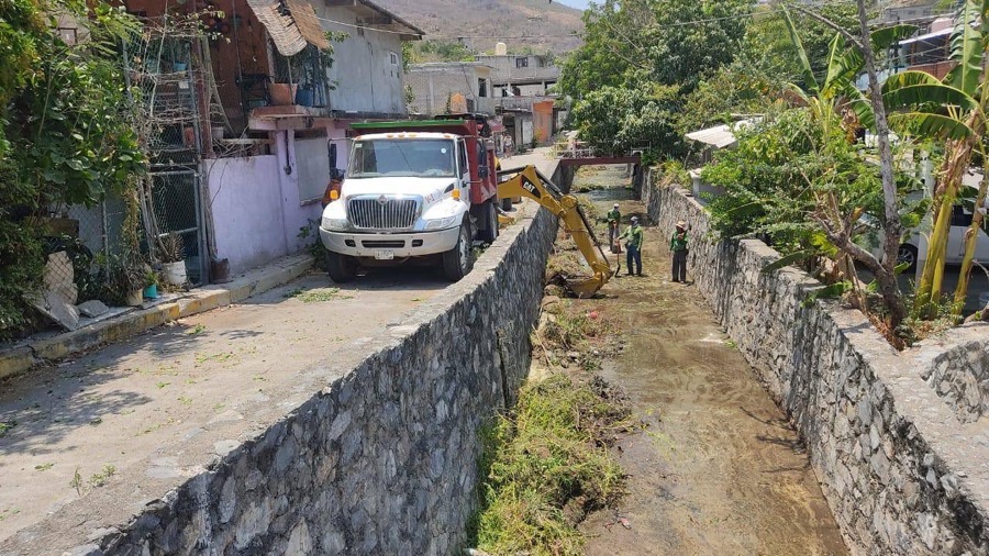 limpieza-de-canales-zihuatanejo-2024-lluvias_.jpg