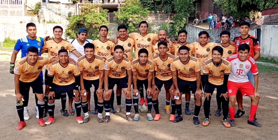 avanza-pequenos-pollitos-final-zihuatanejo-liga-dario-g.jpg
