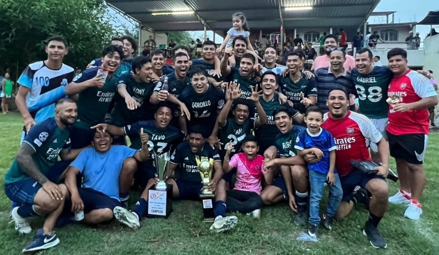 dario-rayos-bicampeon-zihuatanejo.jpg
