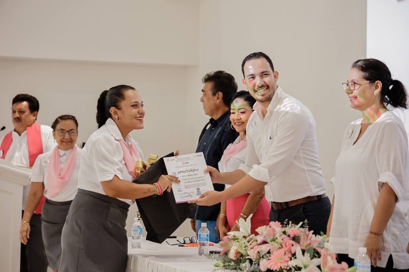 fin-de-cursos-cdc-zihuatanejo-2024.jpg fin-de-cursos-cdc-zihuatanejo-2024.jpg