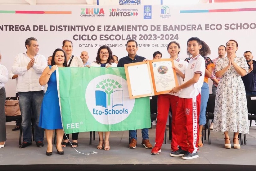 entrega-green-Flag-zihuatanejo-escuelas-2024.jpeg