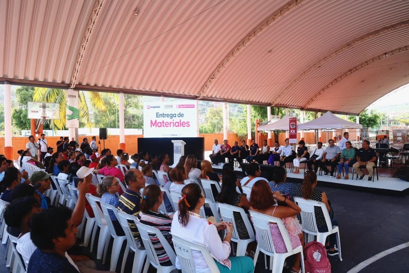 equipos-apoyo-emprendedores-zihuatanejo-2025-gob-jul.jpeg