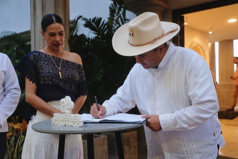 alcalde-uruapan-carlos-manzo-zihuatanejo-2025.jpeg