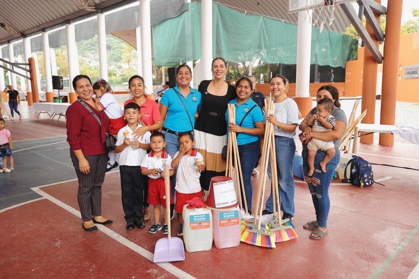 apoyo-escuelas-liz-tapia-2025-gob-sept-.jpeg apoyo-escuelas-liz-tapia-2025-gob-sept-.jpeg