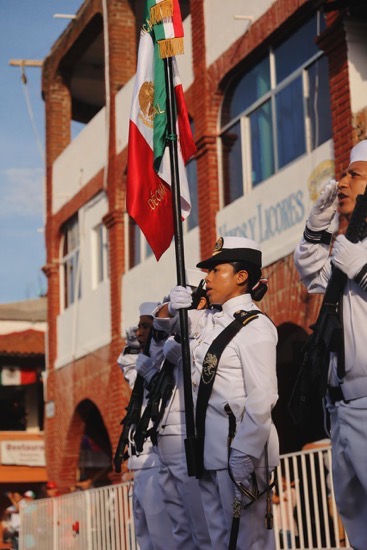 desfile-civico-Independencia-2025-zihuatanejo.jpeg