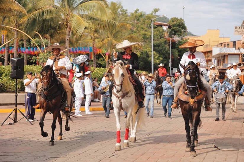 desfile-civico-Independencia-2025-zihuatanejo.jpeg