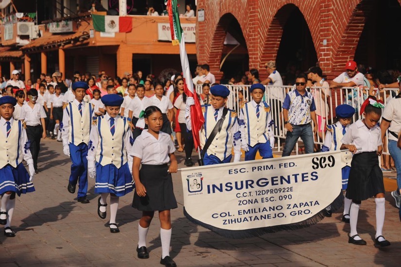 desfile-civico-Independencia-2025-zihuatanejo.jpeg