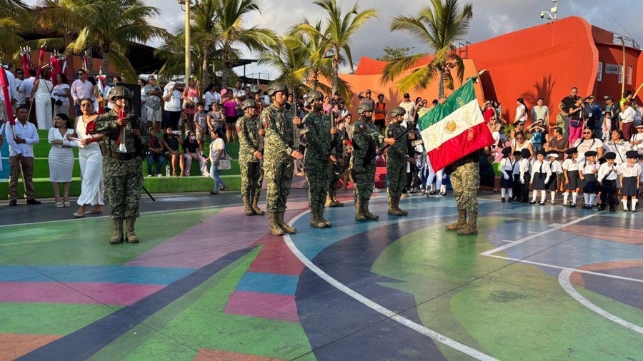 205-aniversario-bandera-mex-zihuatanejo-.jpeg