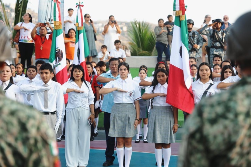 205-aniversario-bandera-mex-zihuatanejo-.jpeg