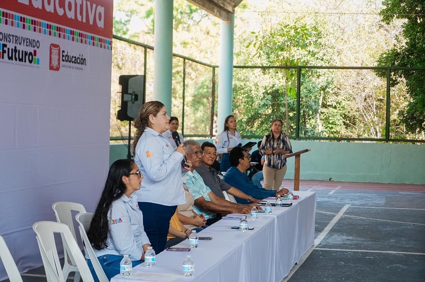 gobierno de zihuatanejo-apoyo-instituciones-educativas_2026.jpeg