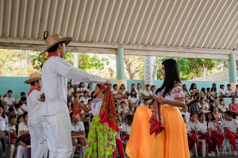 gobierno de zihuatanejo-apoyo-instituciones-educativas_2026.jpeg