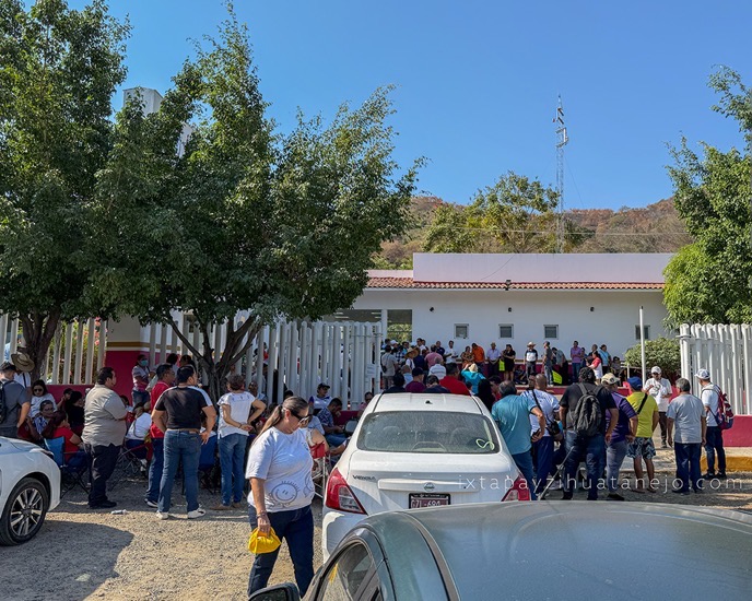 manifesytacion-snte-issste-zihuatanejo-2026-marz.jpg