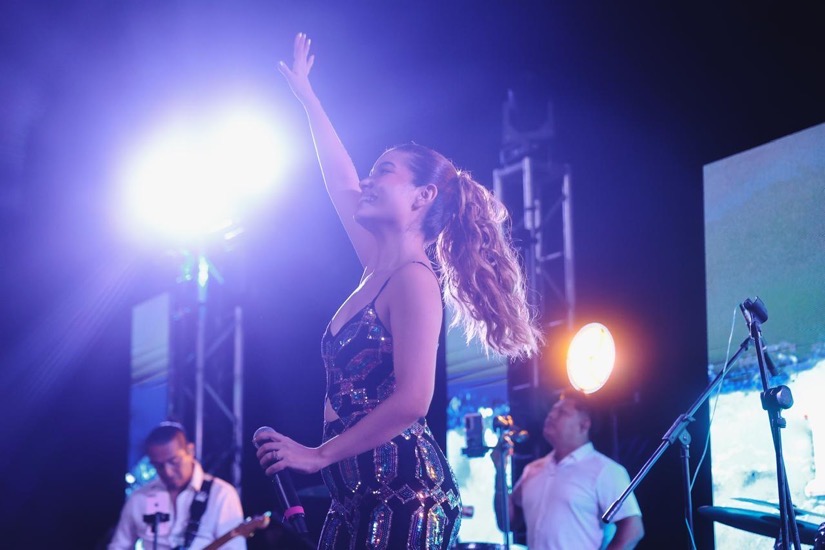 Isaveli-Laina-zihuatanejo-2026-partenon.jpeg Isaveli-Laina-zihuatanejo-2026-partenon.jpeg