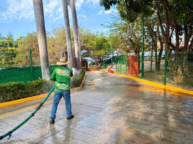 limpieza-acceso-playa-quieta-zihuatanejo-04-2026.jpeg