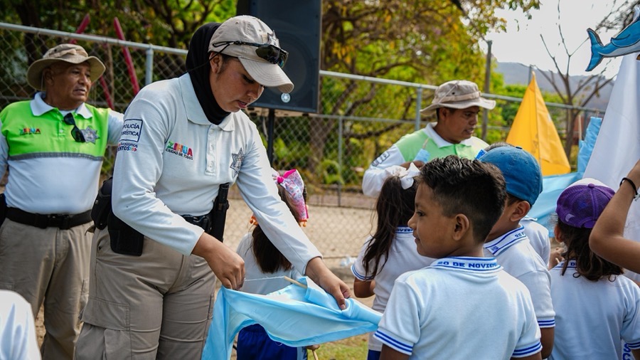 un-dia-con-el-policia-zihuatanejo-2026-04-gob.jpeg