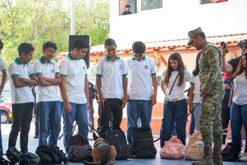 un-dia-con-el-policia-zihuatanejo-2026-secu-prepa-.jpeg un-dia-con-el-policia-zihuatanejo-2026-secu-prepa-.jpeg